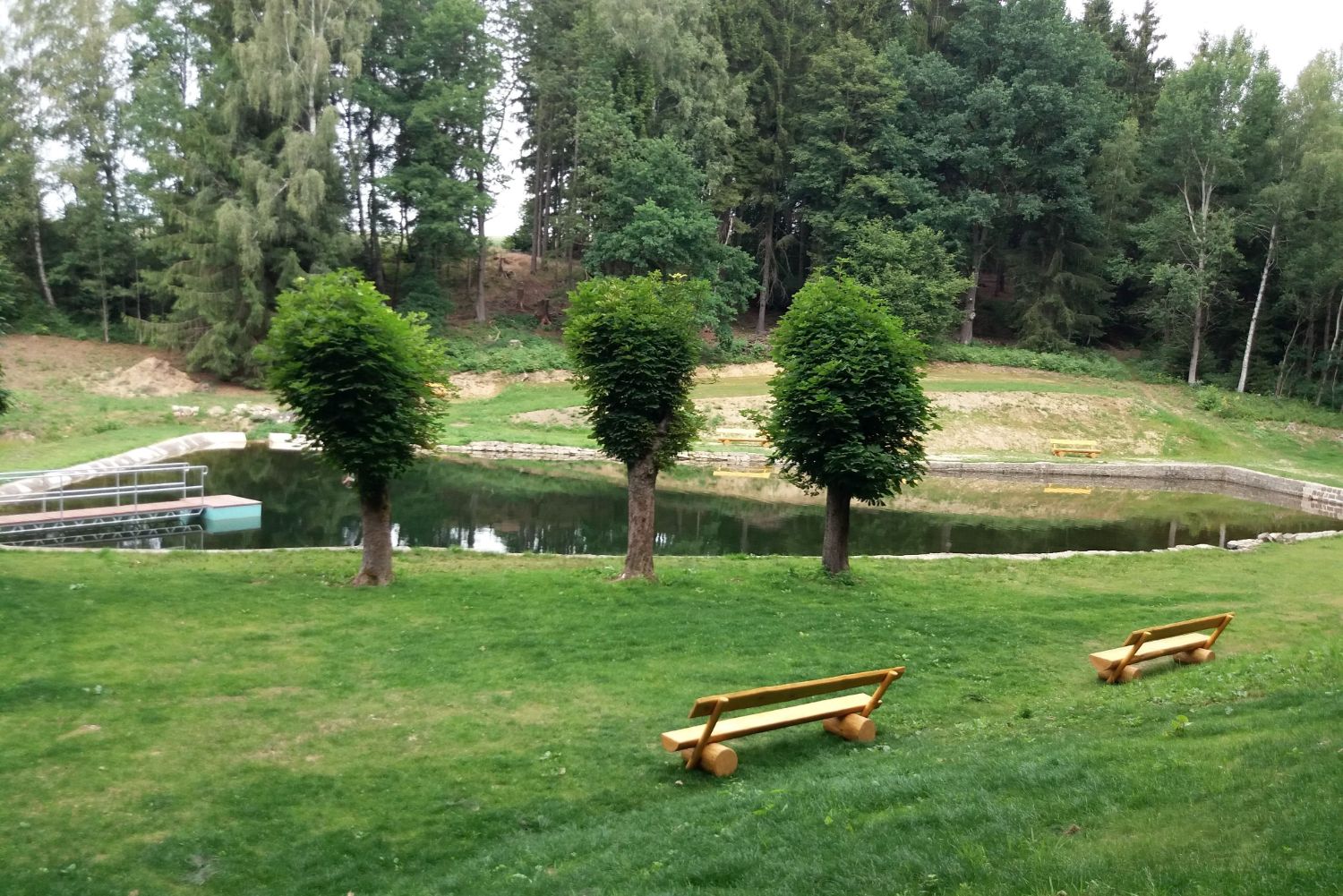 Parková úprava okolo přírodního koupaliště v Rychnově u Jablonce nad Nisou