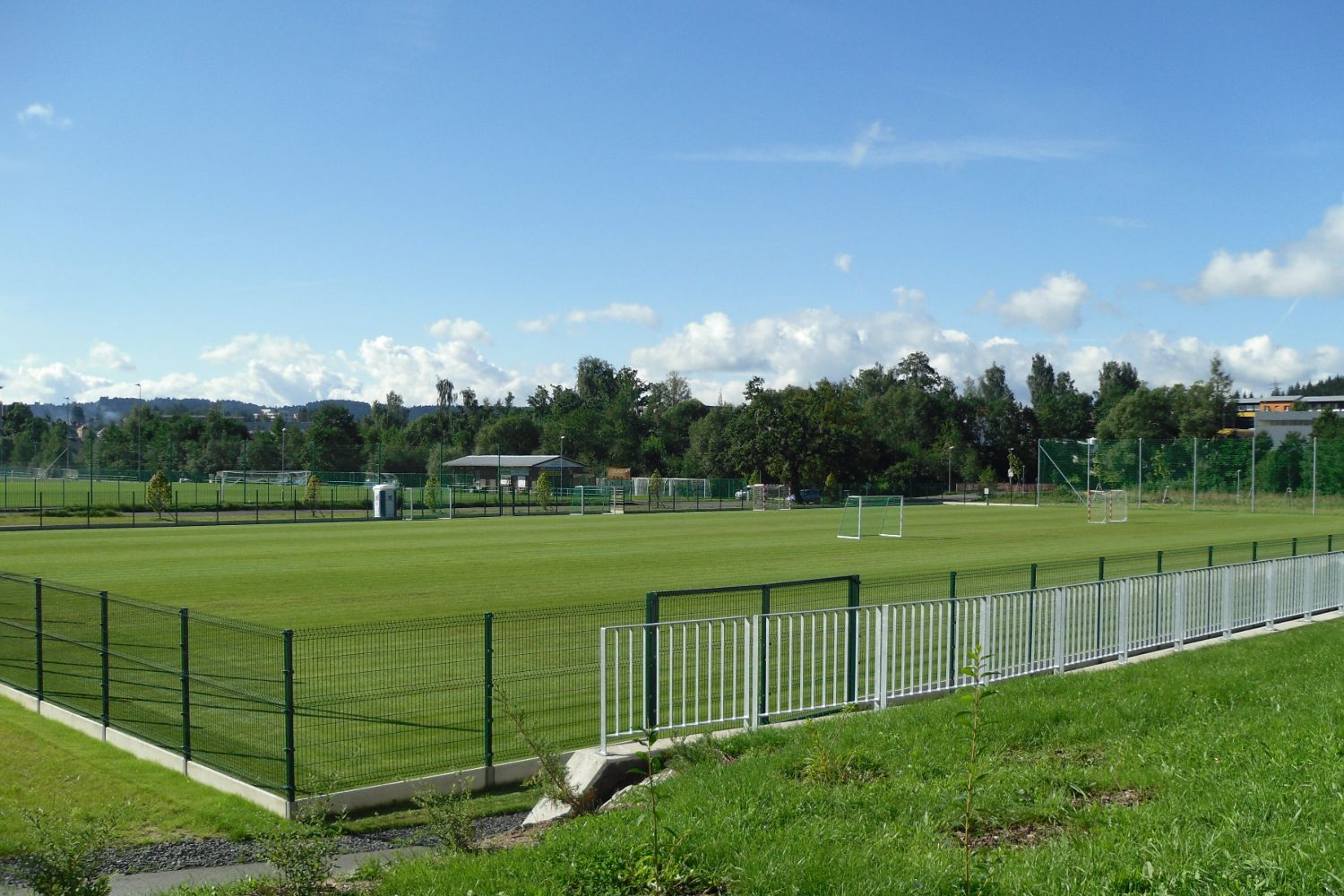 Fotbalové travnaté hřiště pro veřejnostv areálu volnočasových aktivit Čelakovského -Jablonec nad Nisou