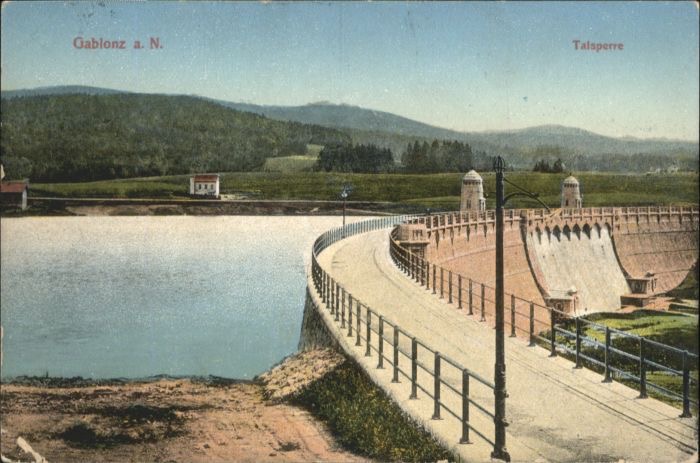Hráz jablonecké přehrady na historické pohlednici