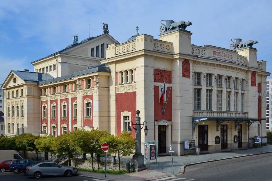 Budova Městského divadla v Jablonci nad Nisou - architektura, secese
