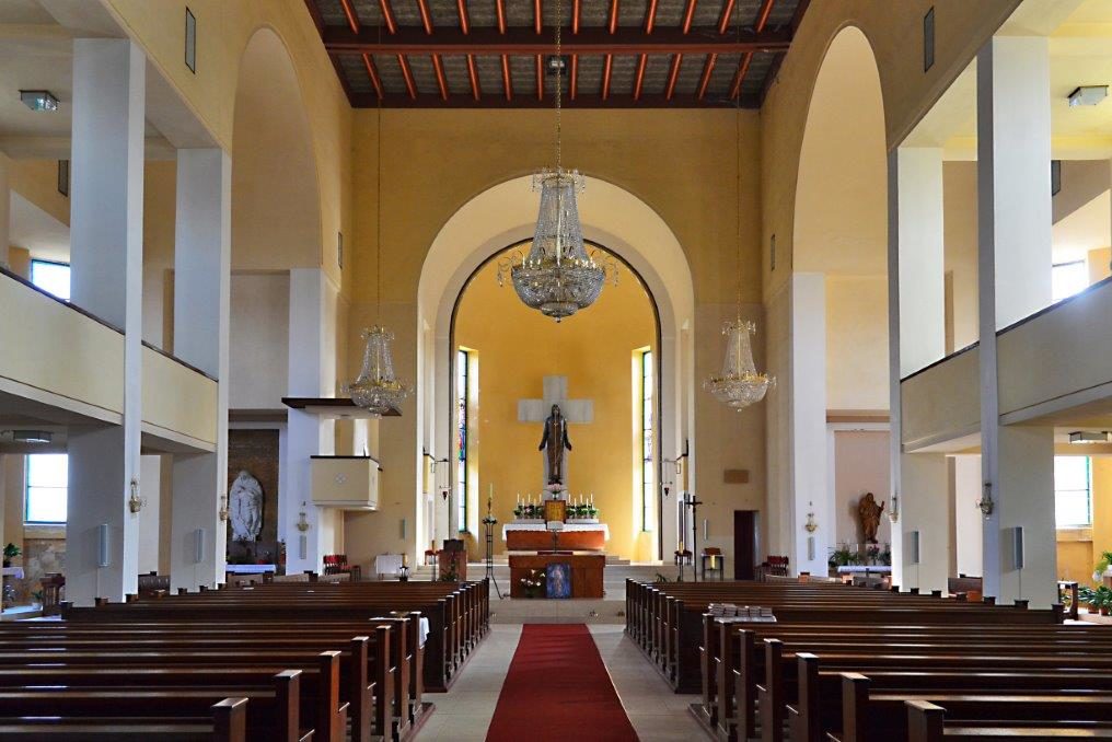 Interiér kostela Nejsv. Srdce Ježíšova (Páně) na Horním náměstí v Jablonci nad Nisou - architektura, památky