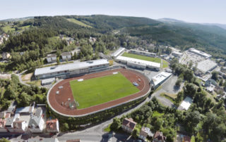 Atletický a fotbalový stadion Střelnice v Jablonci nad Nisou a okolí na leteckém pohledu